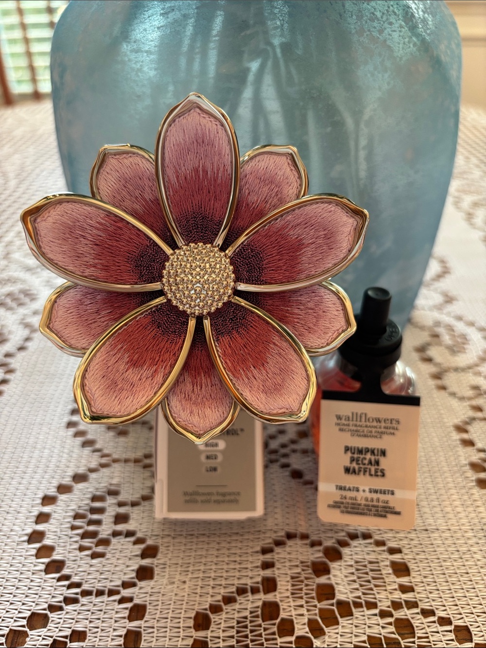 Bath & Body Works Flower Wallflower and Pumpkin Pecan Waffles Refill